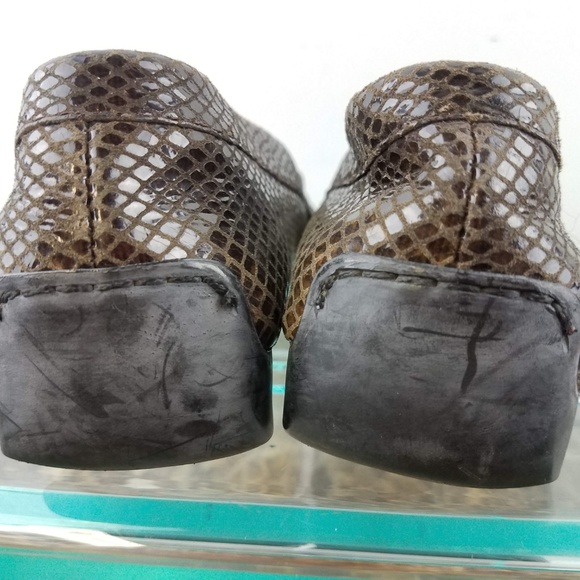 Stuart Weitzman Brown Snakeskin Driving Loafer 7.5 - Picture 7 of 8